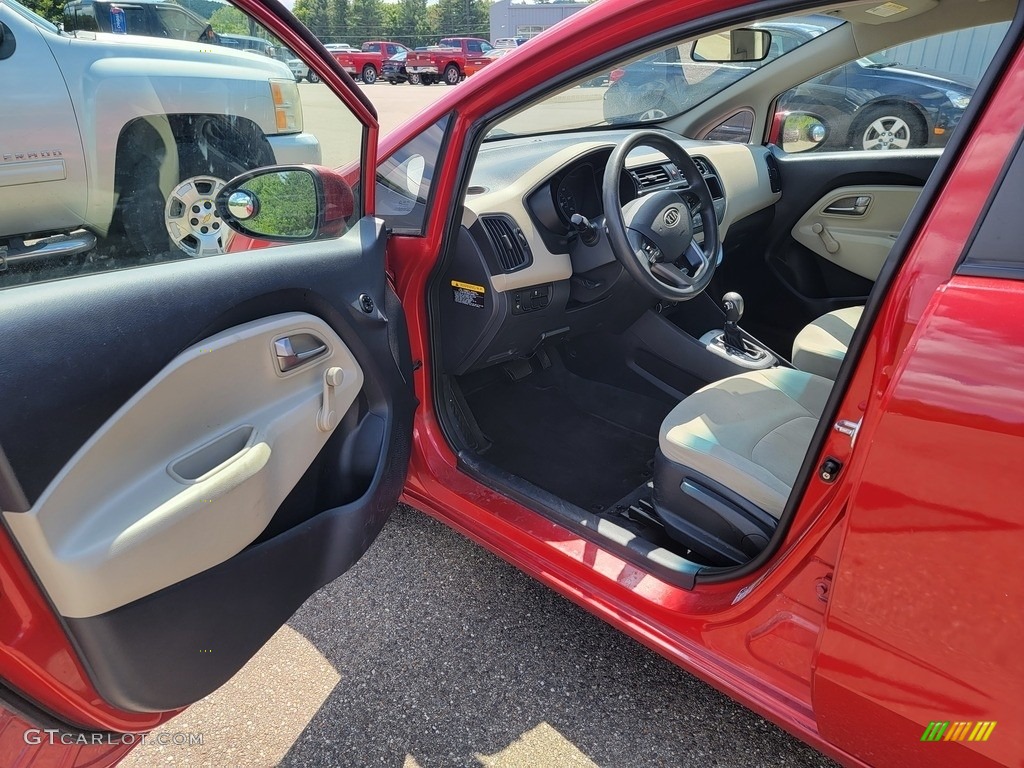 2012 Rio Rio5 LX Hatchback - Signal Red / Beige photo #9