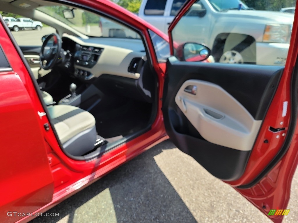 2012 Rio Rio5 LX Hatchback - Signal Red / Beige photo #20
