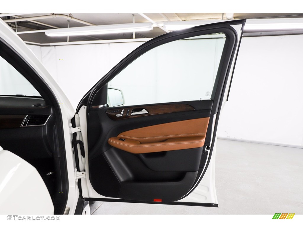 2018 Mercedes-Benz GLS 450 4Matic Door Panel Photos