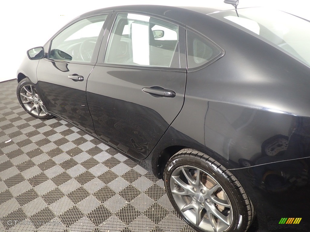 2014 Dart SXT - Pitch Black / Black/Light Tungsten photo #18