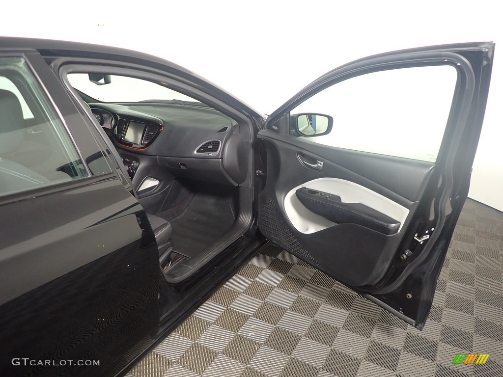 2014 Dart SXT - Pitch Black / Black/Light Tungsten photo #38