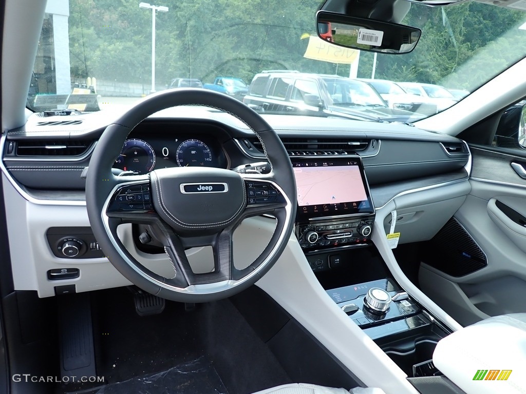 2021 Jeep Grand Cherokee L Overland 4x4 Global Black/Steel Gray Dashboard Photo #142599023