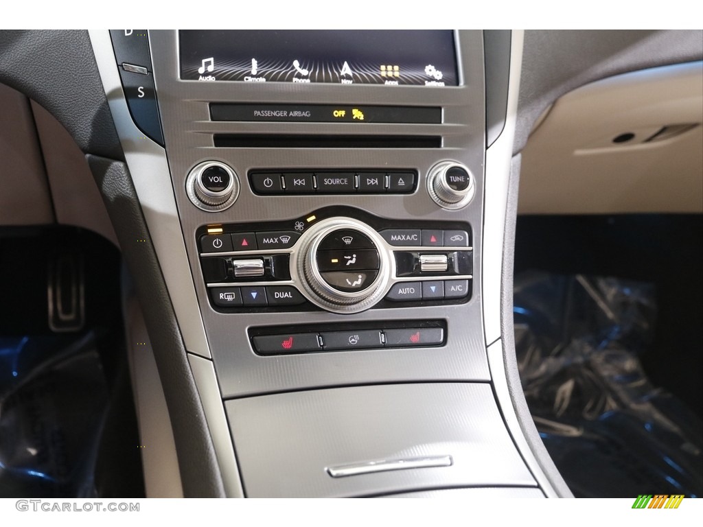 2019 Lincoln MKZ Reserve I Controls Photos