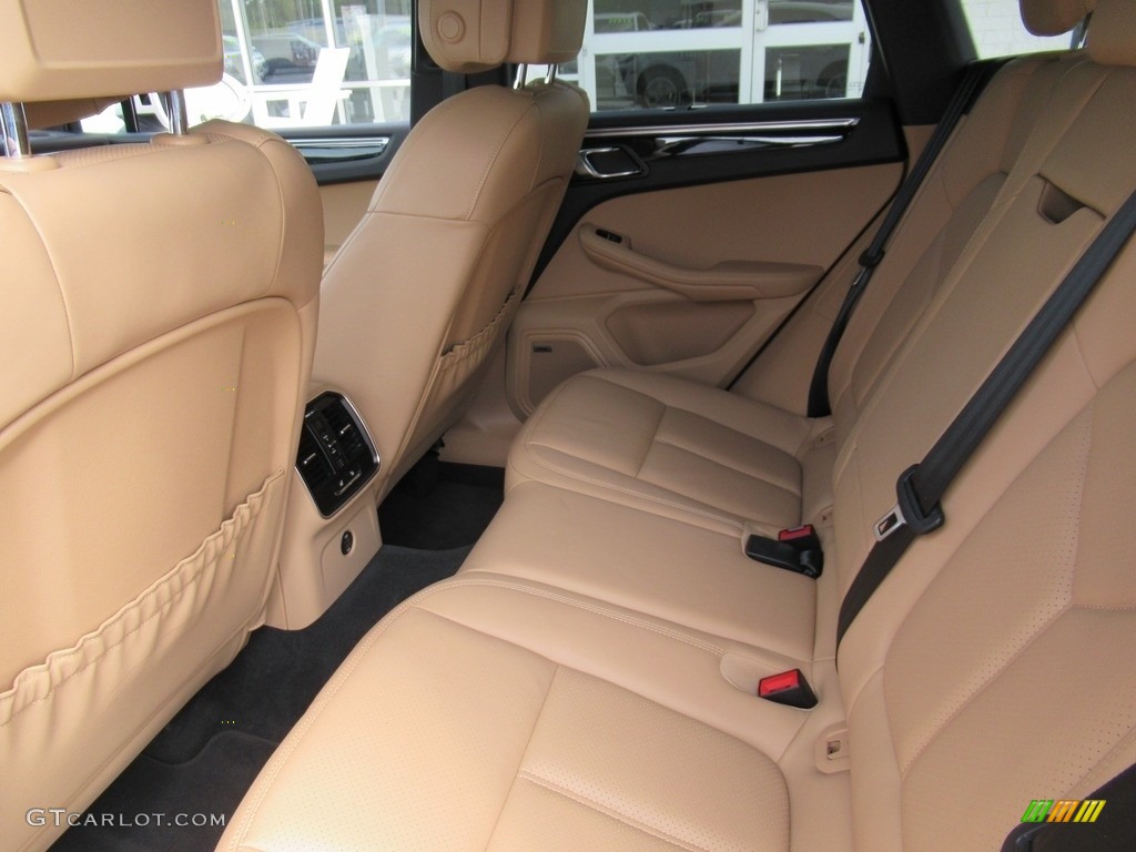 2017 Macan S - White / Luxor Beige photo #12