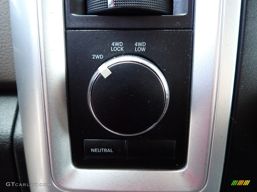 2012 Ram 1500 SLT Quad Cab 4x4 - Bright Silver Metallic / Light Pebble Beige/Bark Brown photo #16