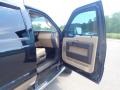 Tuxedo Black - F350 Super Duty Lariat Crew Cab 4x4 Photo No. 39