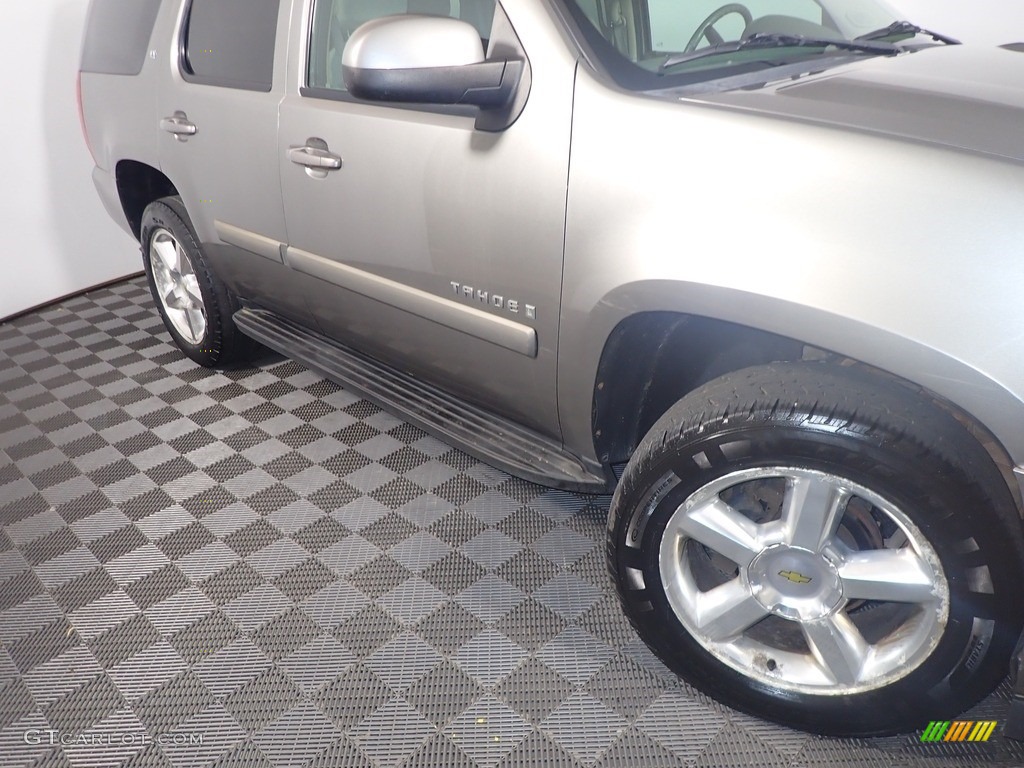 2009 Tahoe LT 4x4 - Graystone Metallic / Light Titanium photo #4