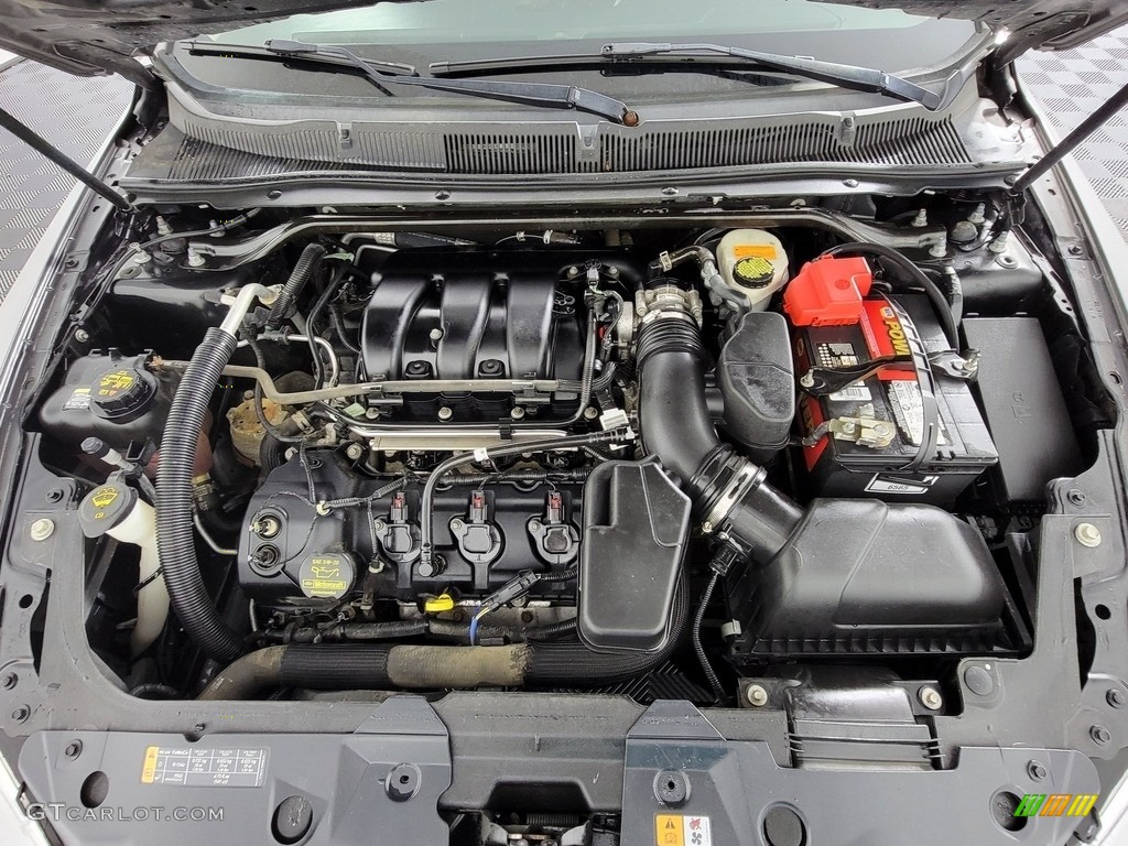 2013 Ford Taurus SE Engine Photos