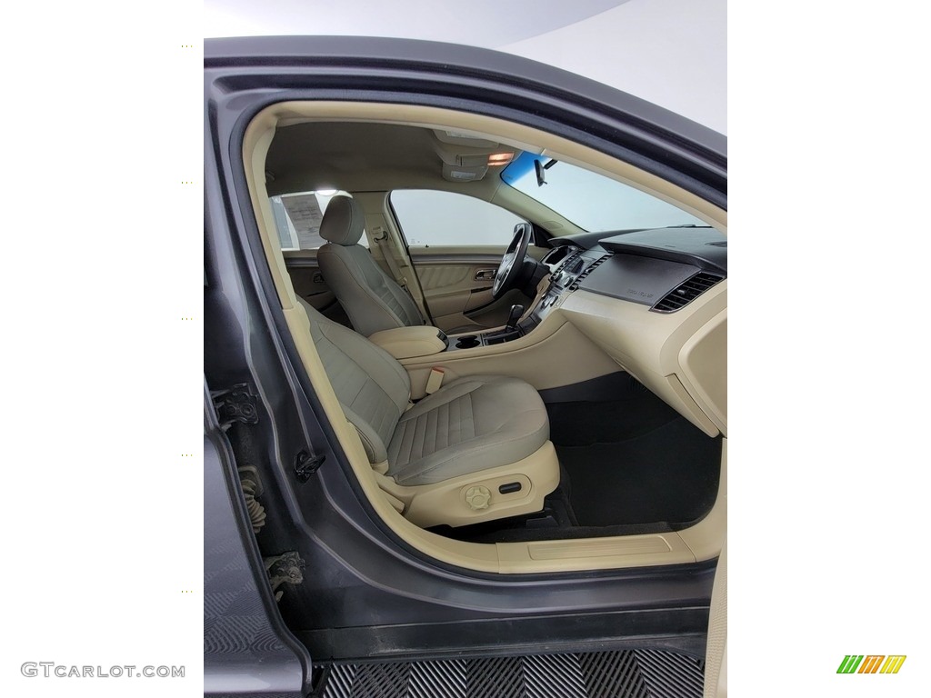 2013 Ford Taurus SE Front Seat Photo #142609613