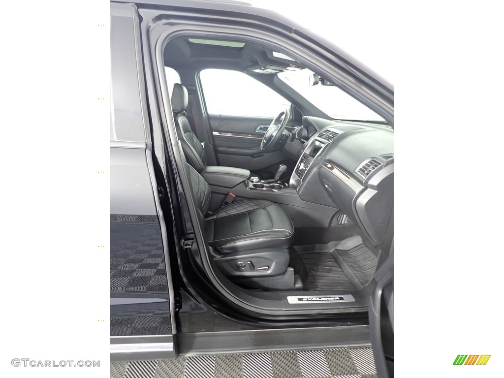 2018 Explorer Platinum 4WD - Shadow Black / Ebony Black photo #36