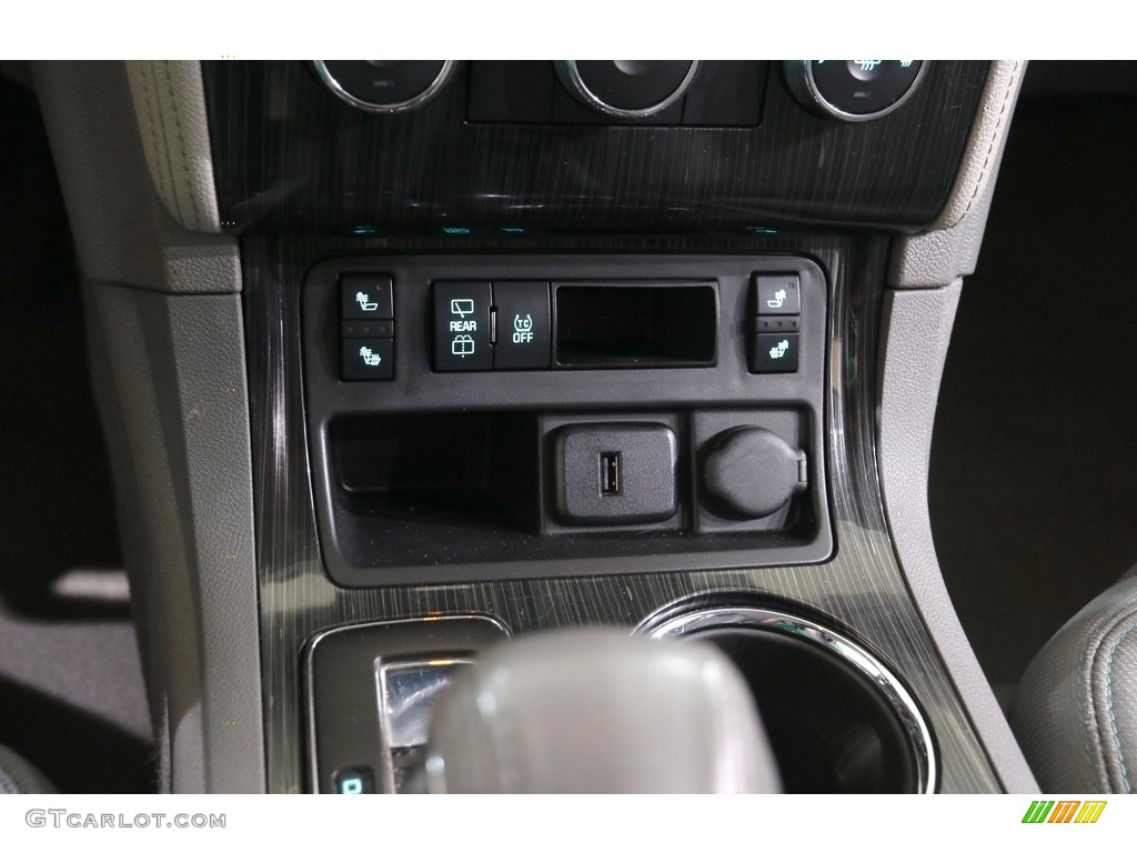 2017 Traverse LT - Summit White / Dark Titanium/Light Titanium photo #12