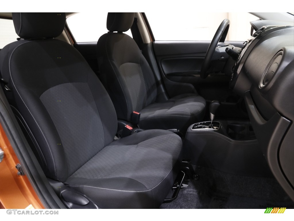 2017 Mitsubishi Mirage SE Front Seat Photos