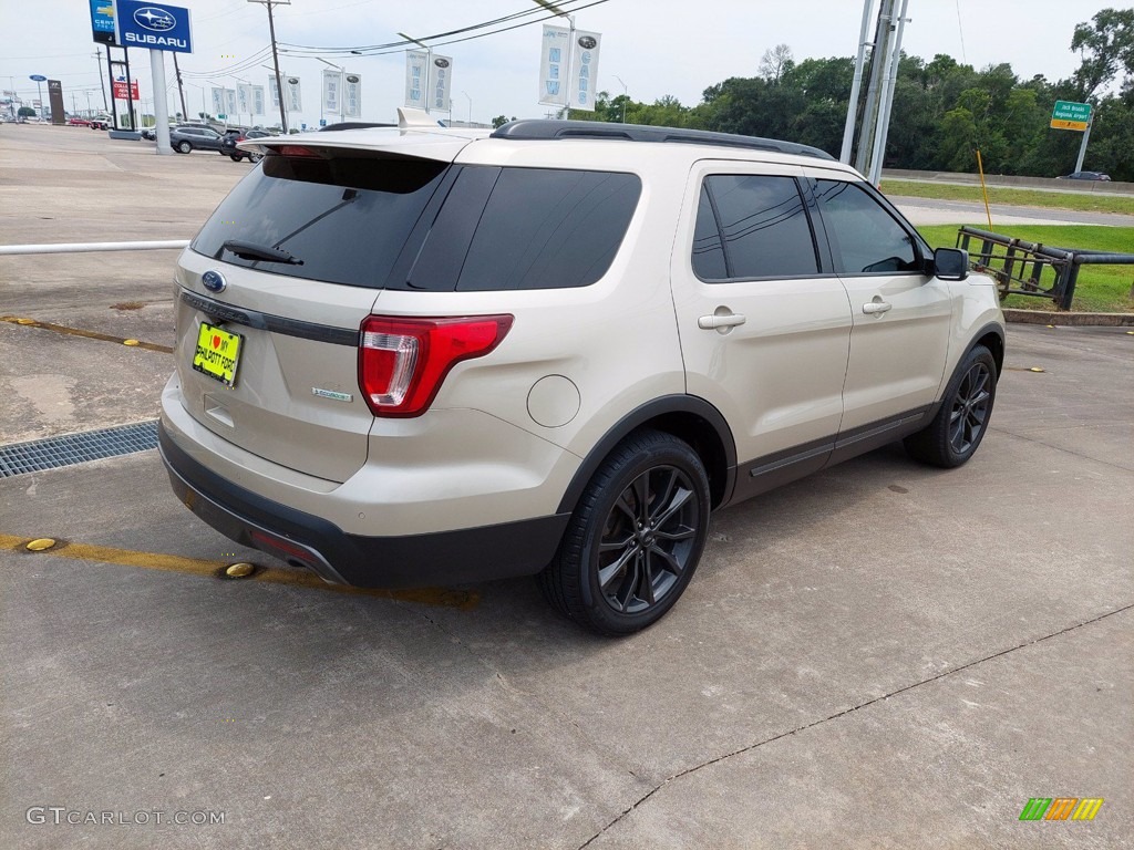 2017 Explorer XLT - White Gold / Sport Appearance Dark Earth Gray photo #7