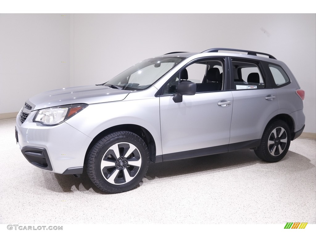2018 Forester 2.5i - Ice Silver Metallic / Black photo #3