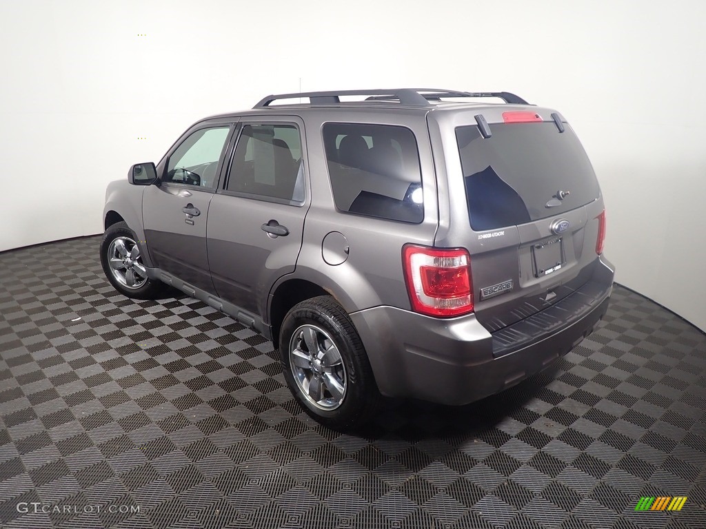 2012 Escape XLT 4WD - Sterling Gray Metallic / Charcoal Black photo #12