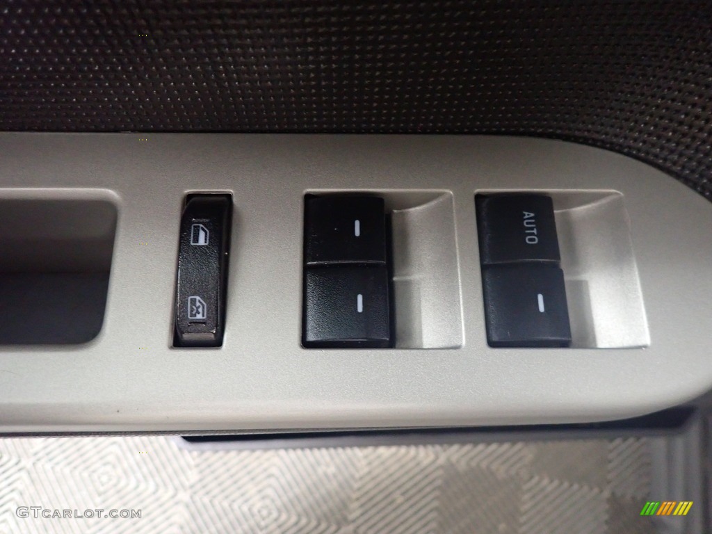 2012 Escape XLT 4WD - Sterling Gray Metallic / Charcoal Black photo #22