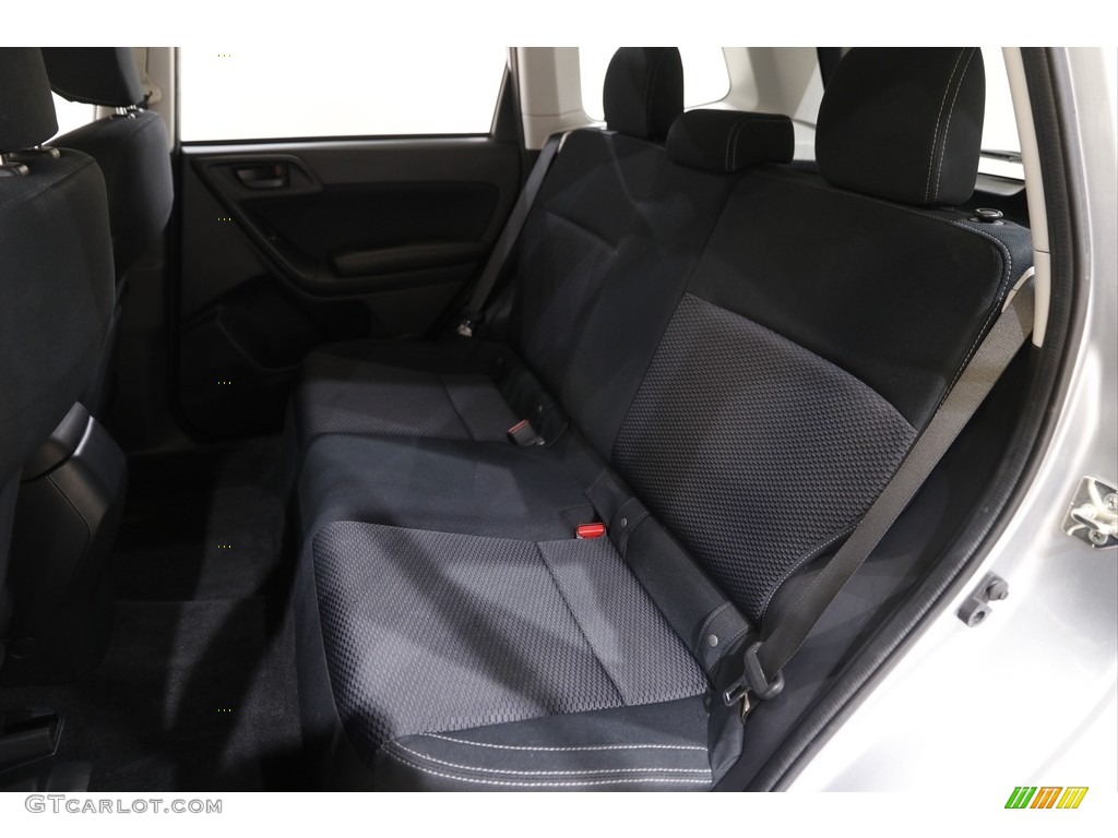 2018 Forester 2.5i - Ice Silver Metallic / Black photo #20