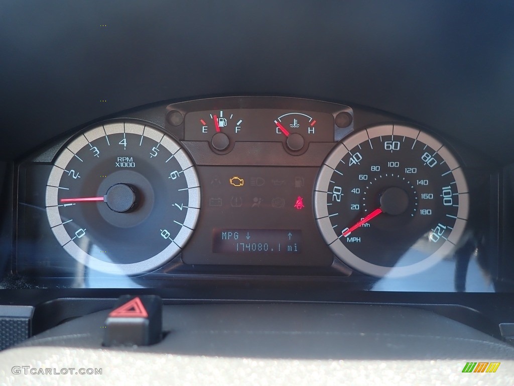 2012 Escape XLT 4WD - Sterling Gray Metallic / Charcoal Black photo #28