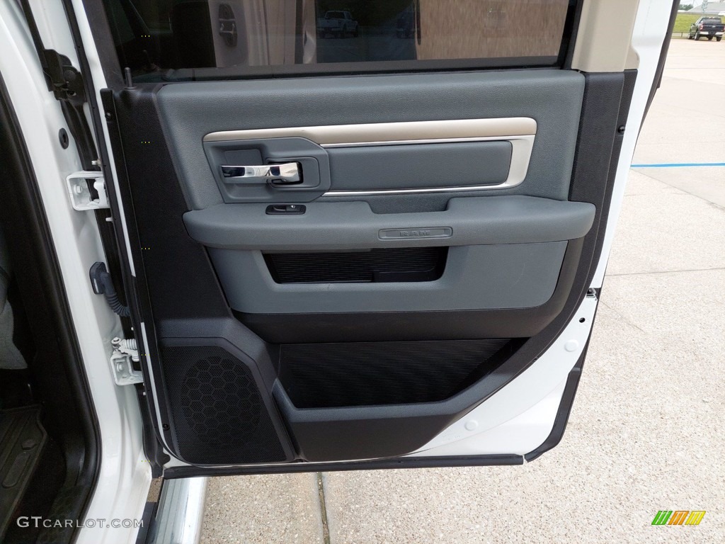 2015 Ram 1500 Outdoorsman Crew Cab 4x4 Black/Diesel Gray Door Panel Photo #142614780