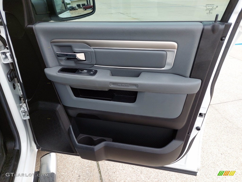 2015 Ram 1500 Outdoorsman Crew Cab 4x4 Black/Diesel Gray Door Panel Photo #142614819