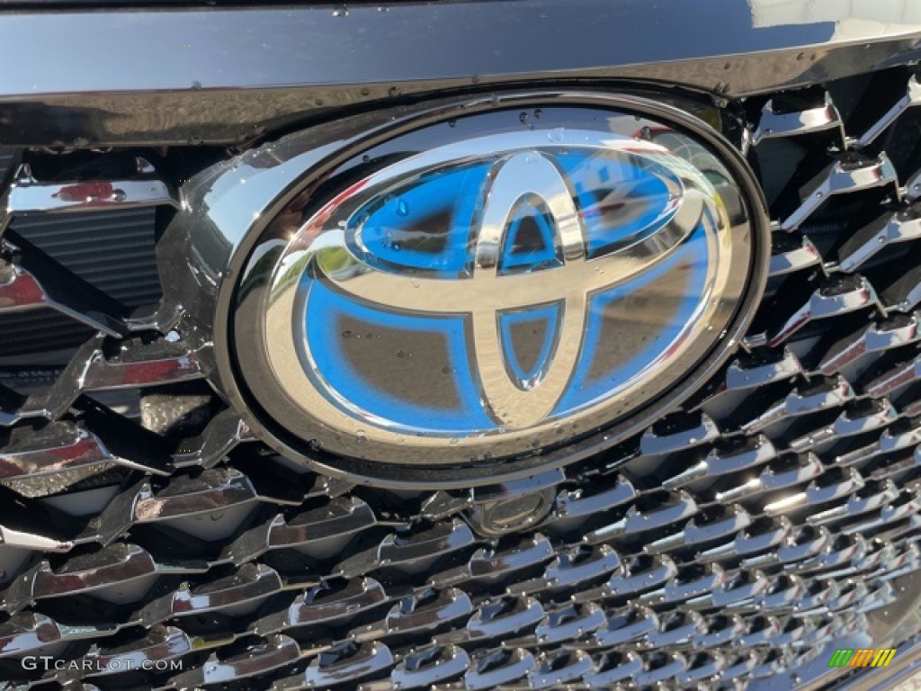 2021 Toyota Avalon Hybrid XSE Marks and Logos Photos