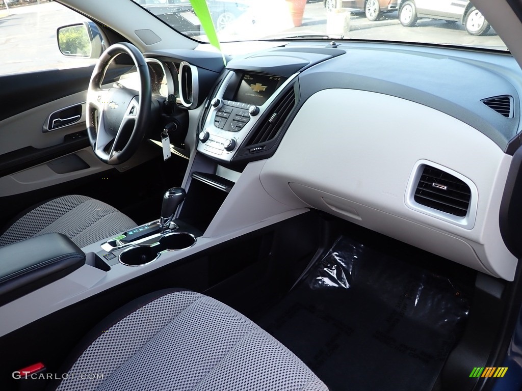 2017 Equinox LT AWD - Patriot Blue Metallic / Light Titanium/Jet Black photo #16
