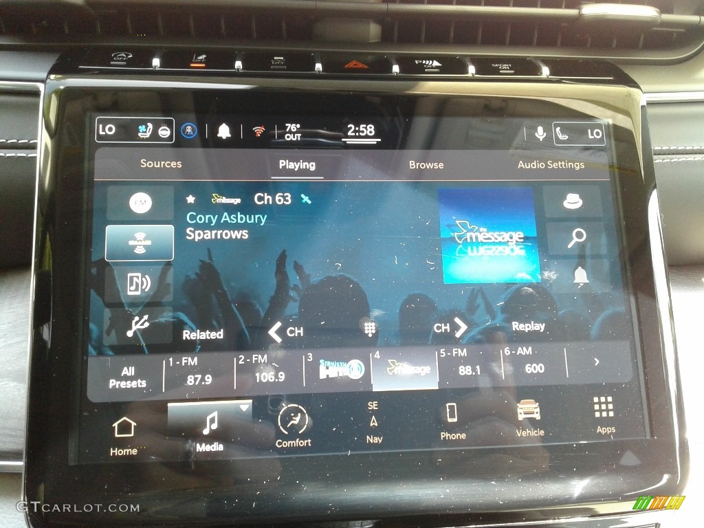 2021 Jeep Grand Cherokee L Overland 4x4 Controls Photo #142620079
