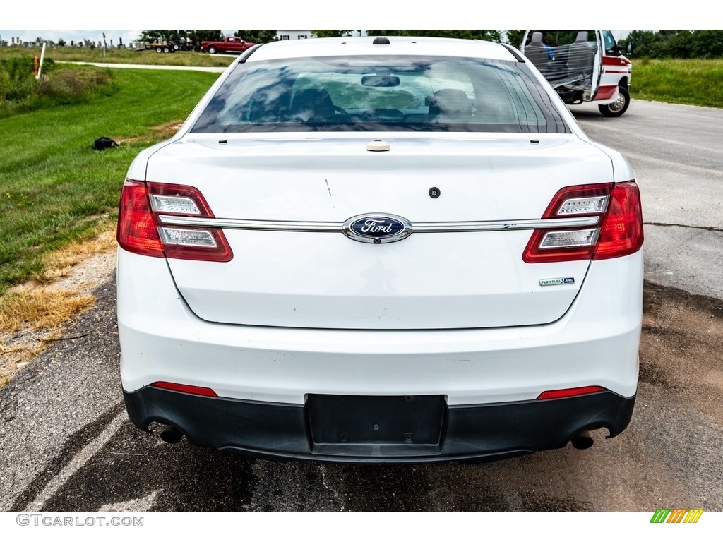 2013 Taurus Police Interceptor AWD - Oxford White / Charcoal Black photo #5