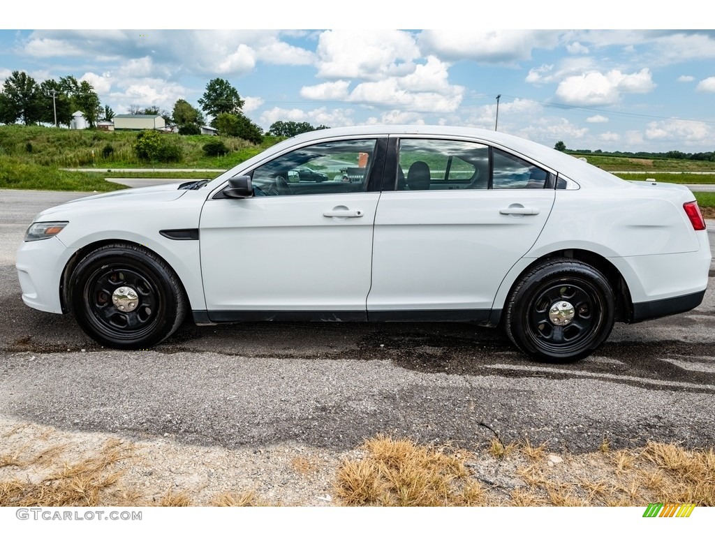 2013 Taurus Police Interceptor AWD - Oxford White / Charcoal Black photo #7