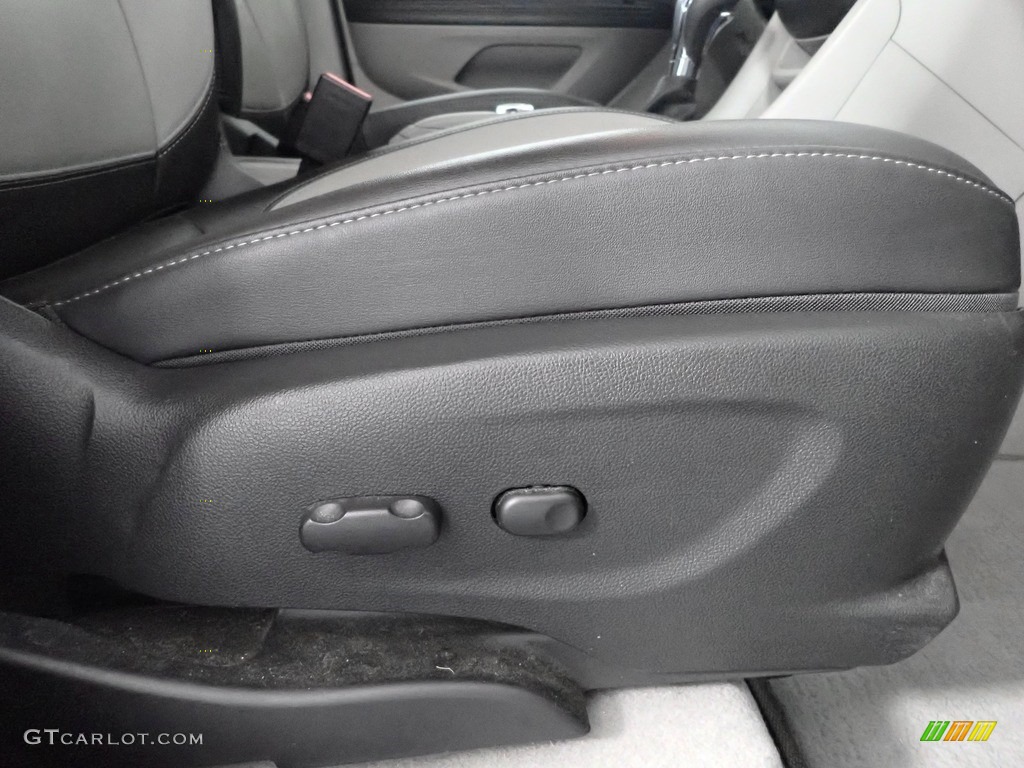 2016 Encore Leather - Carbon Black Metallic / Titanium photo #29