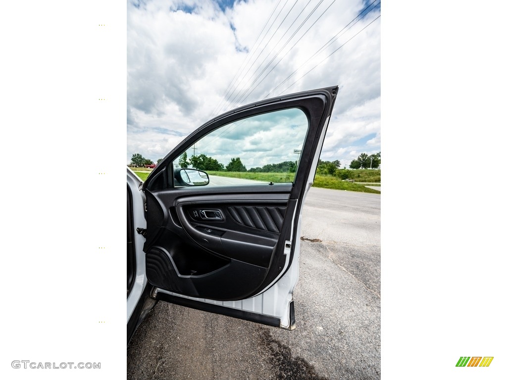 2013 Taurus Police Interceptor AWD - Oxford White / Charcoal Black photo #25