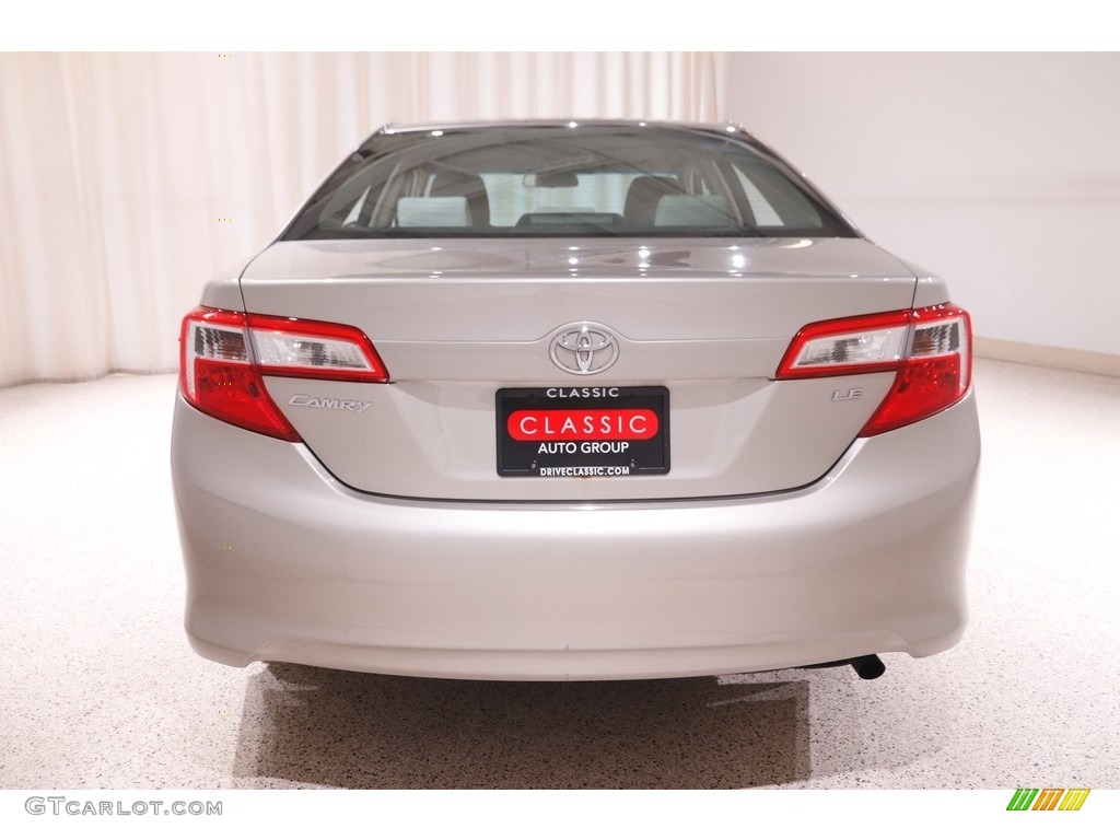 2014 Camry LE - Creme Brulee Metallic / Ivory photo #18