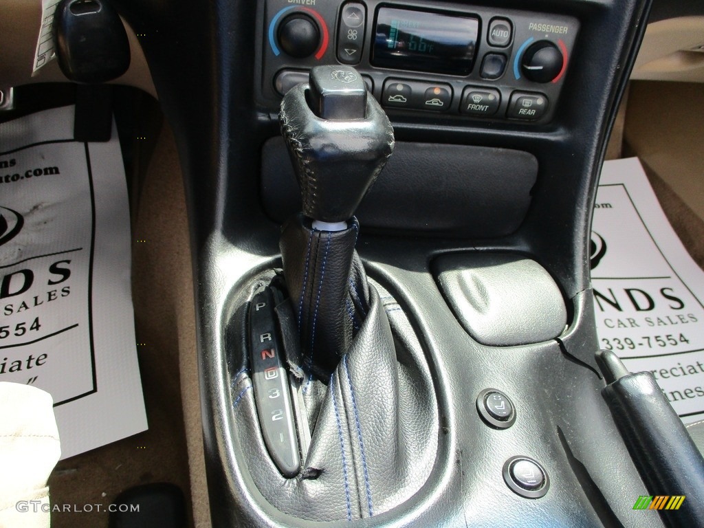 2000 Corvette Convertible - Navy Blue Metallic / Light Oak photo #17