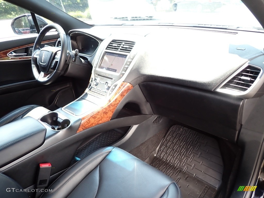 2020 Lincoln Nautilus Reserve AWD Ebony Dashboard Photo #142624747