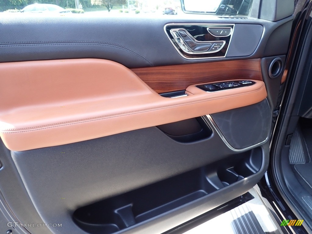 2019 Lincoln Navigator L Reserve 4x4 Russet Door Panel Photo #142624897