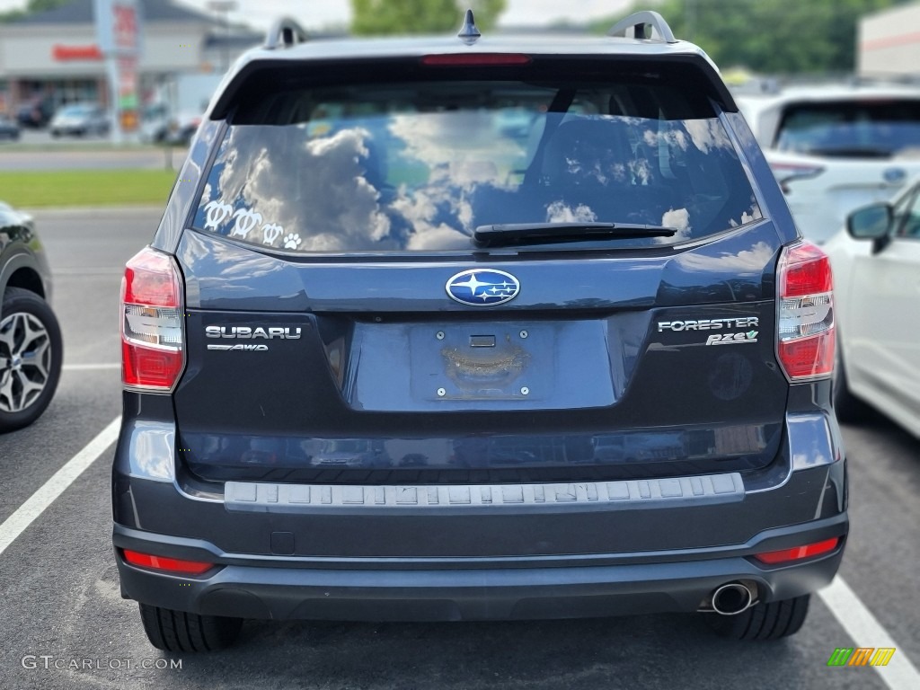 2016 Forester 2.5i Touring - Dark Gray Metallic / Gray photo #4