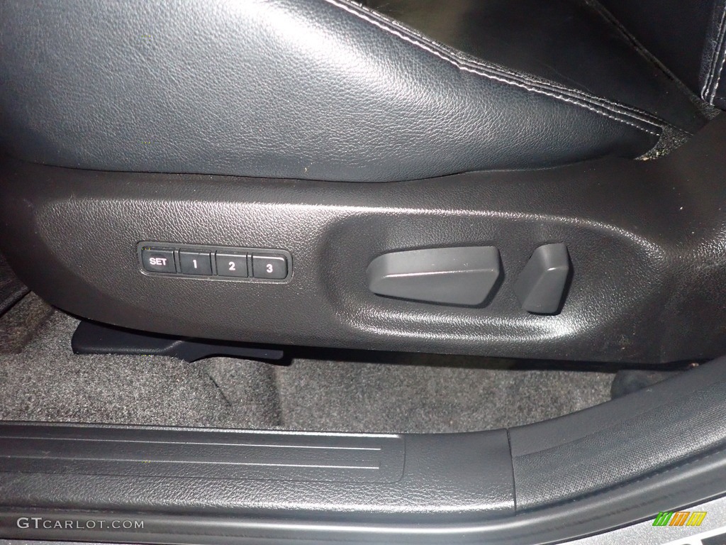 2010 MAZDA3 s Grand Touring 4 Door - Liquid Silver Metallic / Black photo #24