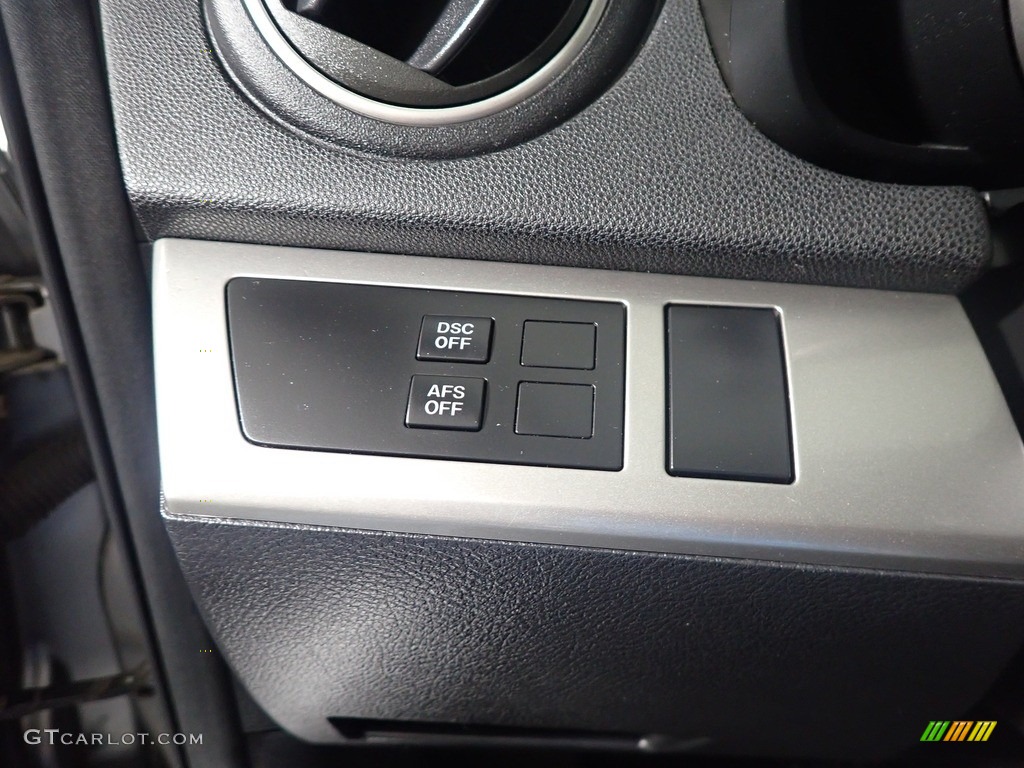 2010 MAZDA3 s Grand Touring 4 Door - Liquid Silver Metallic / Black photo #32