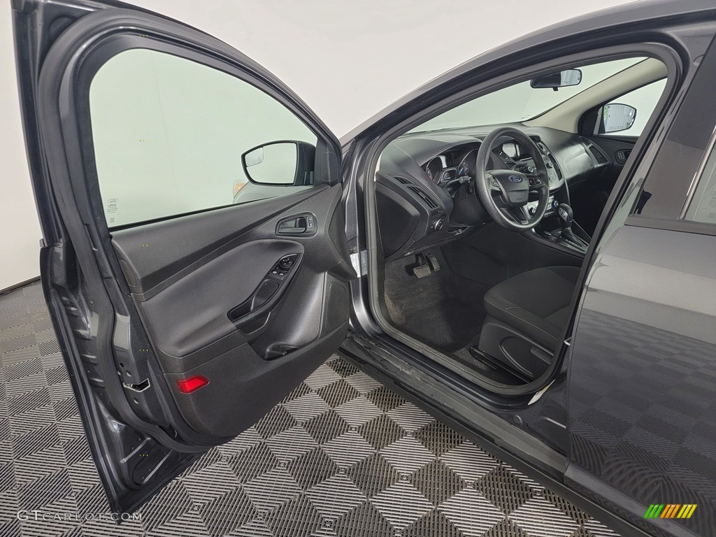 2017 Focus S Sedan - Magnetic / Charcoal Black photo #13