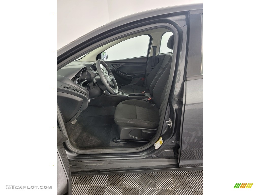 2017 Focus S Sedan - Magnetic / Charcoal Black photo #16