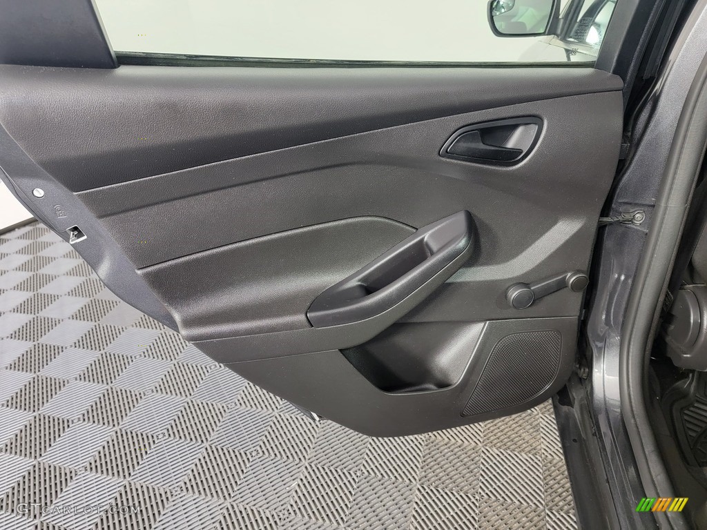 2017 Focus S Sedan - Magnetic / Charcoal Black photo #24