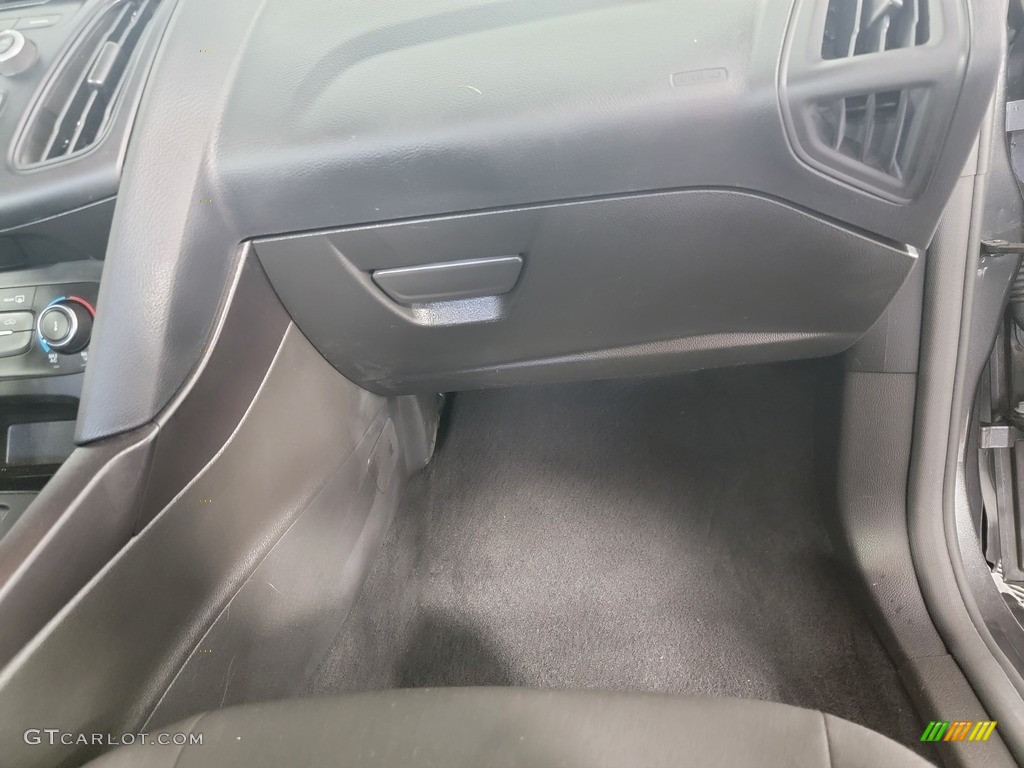 2017 Focus S Sedan - Magnetic / Charcoal Black photo #31