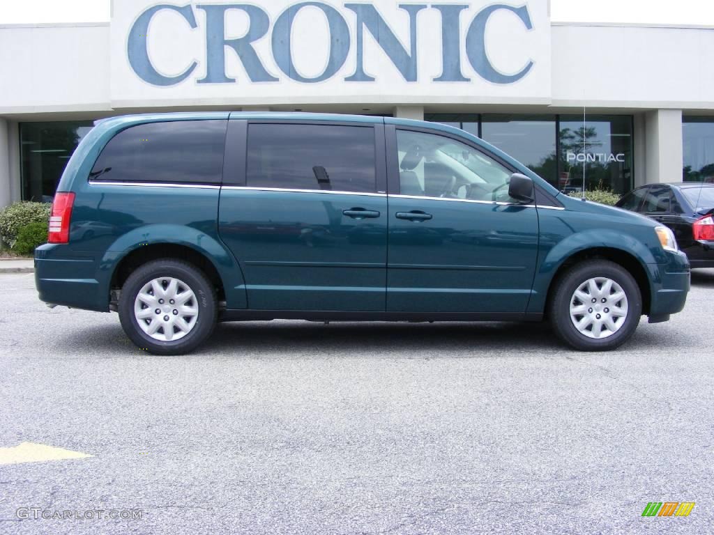 Melbourne Green Pearl Chrysler Town & Country