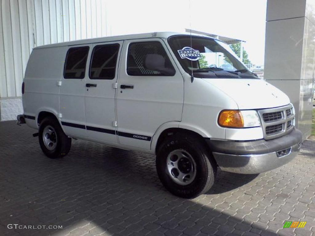 2003 Ram Van 1500 Commercial - Bright White / Dark Slate Gray photo #4