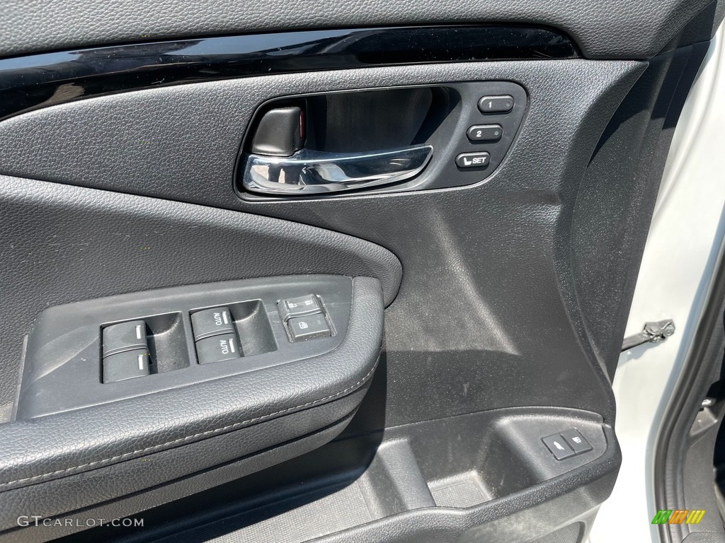 2021 Honda Pilot Touring AWD Black Door Panel Photo #142636475