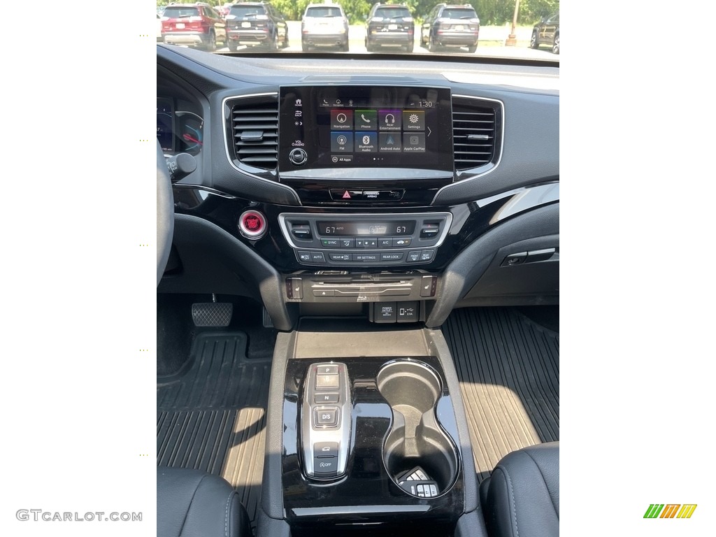 2021 Honda Pilot Touring AWD Controls Photo #142636616