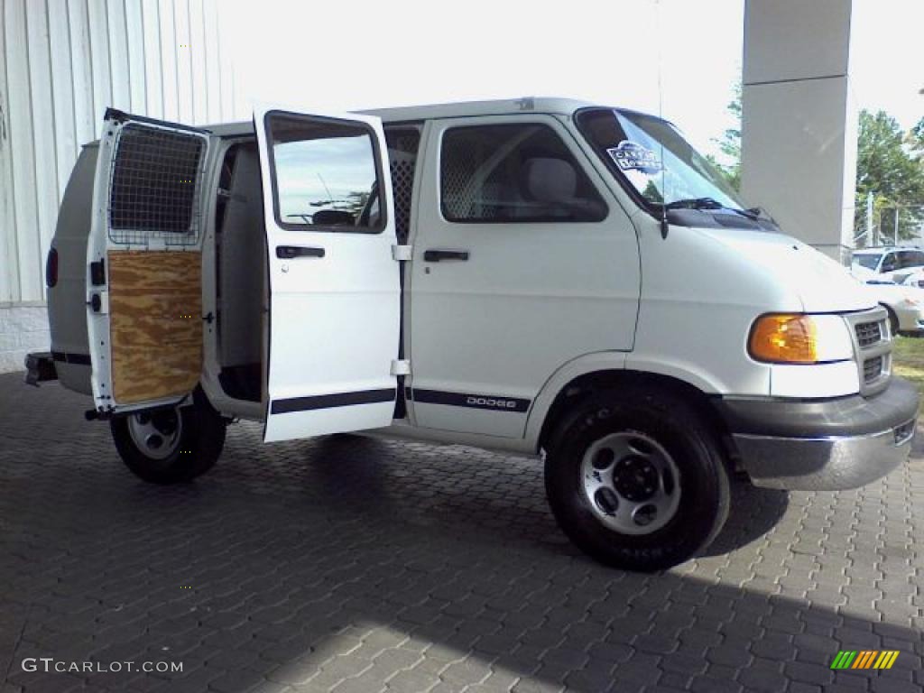 2003 Ram Van 1500 Commercial - Bright White / Dark Slate Gray photo #14