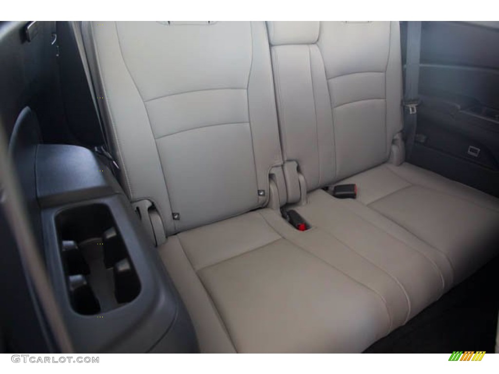 Gray Interior 2018 Honda Pilot EX-L Photo #142639139
