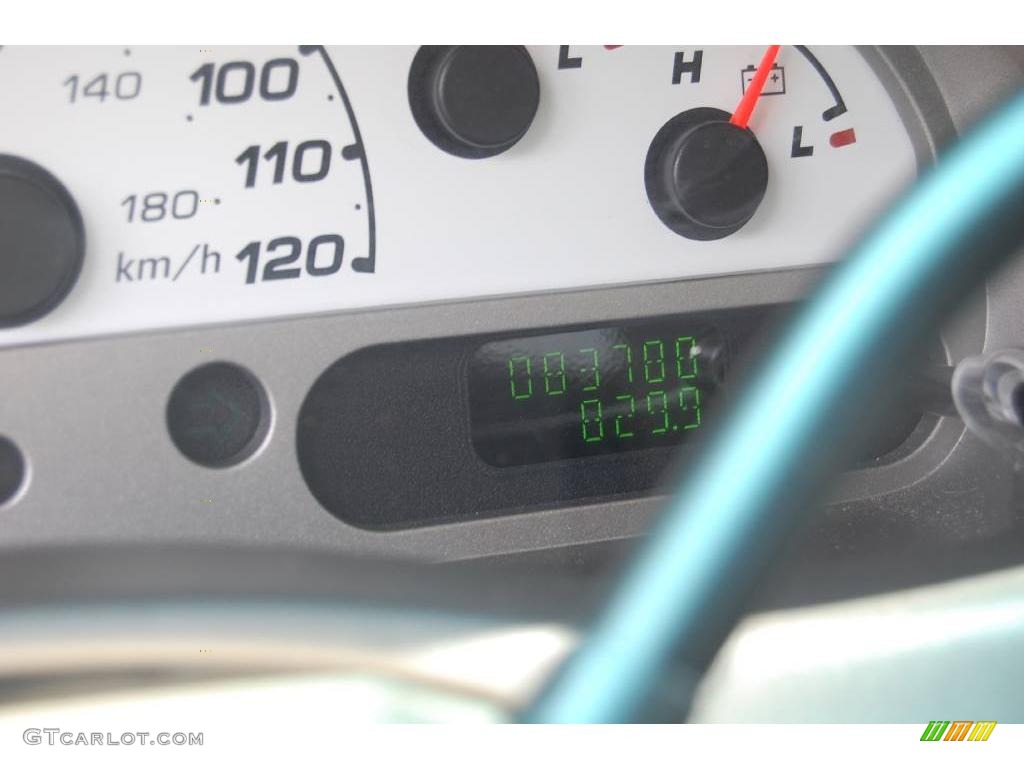 2005 Explorer Sport Trac XLT - Bright Red / Medium Dark Flint photo #19