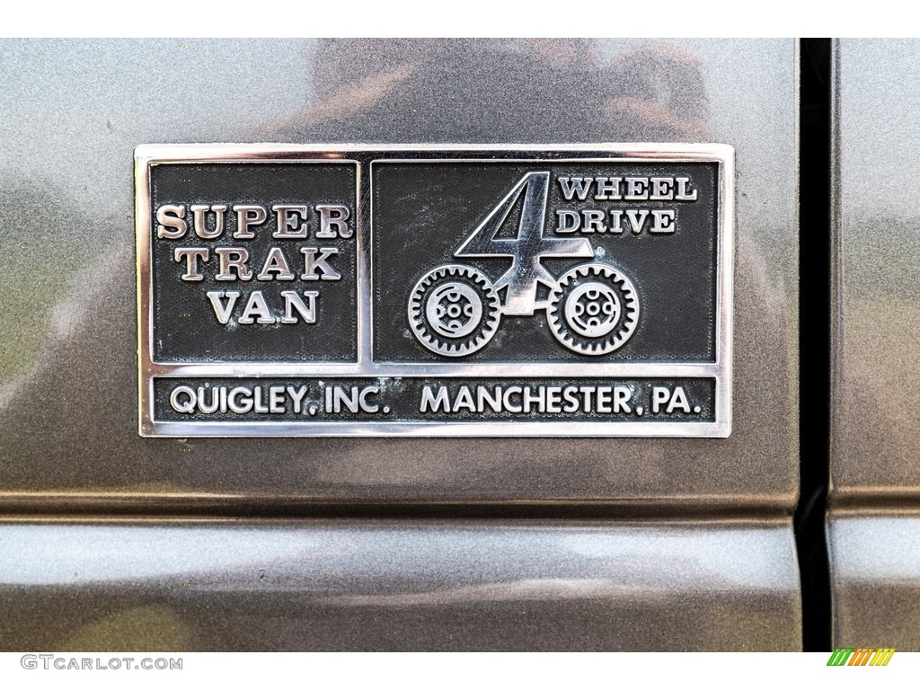 1993 Ford E Series Van E350 Commercial 4x4 Marks and Logos Photo #142645024